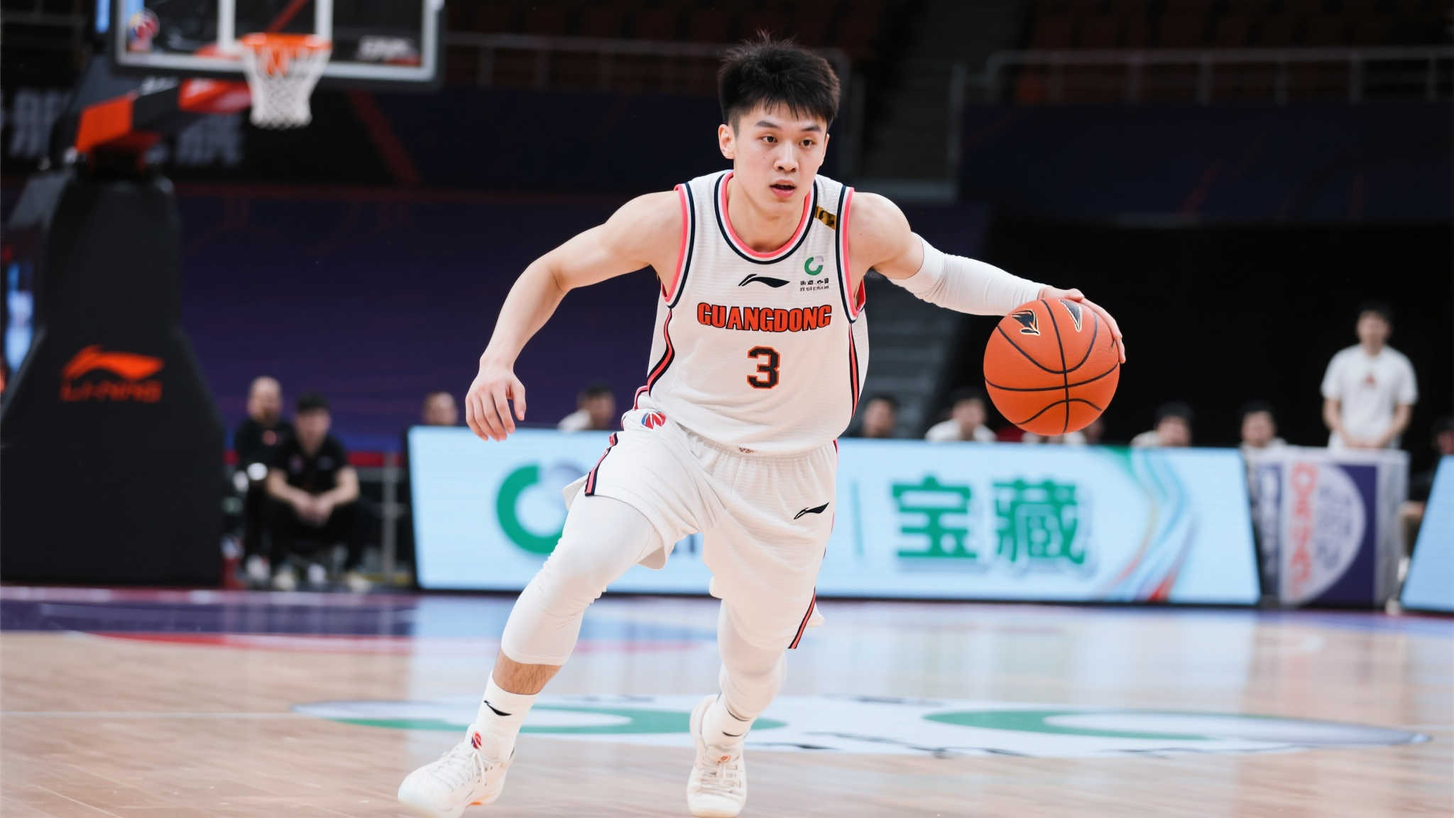 北控追求徐杰遭拒,朱芳雨强硬应对,陈国豪回归广东希望渺茫 作为一名备受期待的新星,徐杰是广东队近年锐意培养的