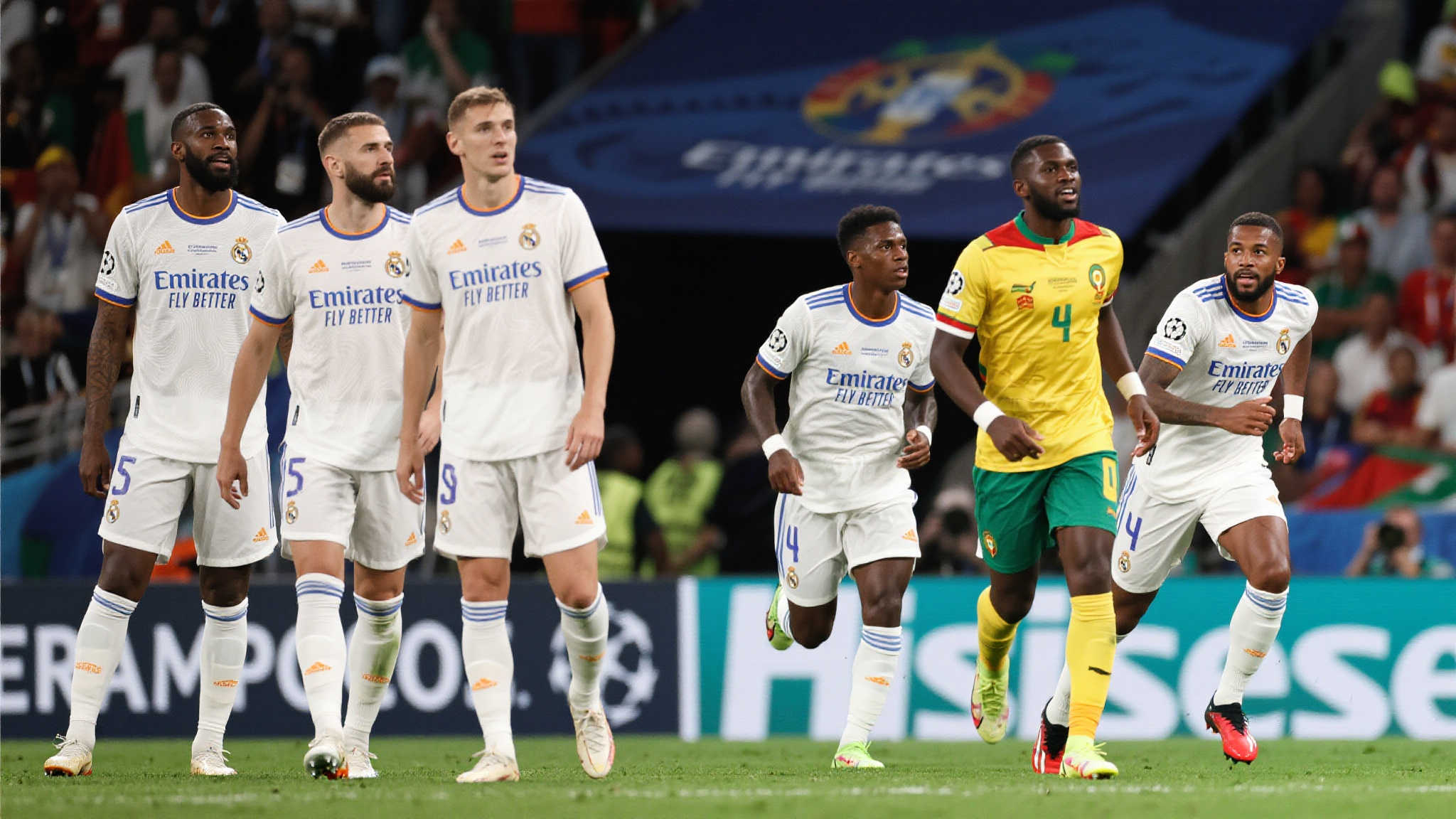 欧洲豪门强势晋级,非洲冠军败于南美队实力差距凸显 在刚结束的国际赛事中,欧洲顶级豪门展现出无与伦比的