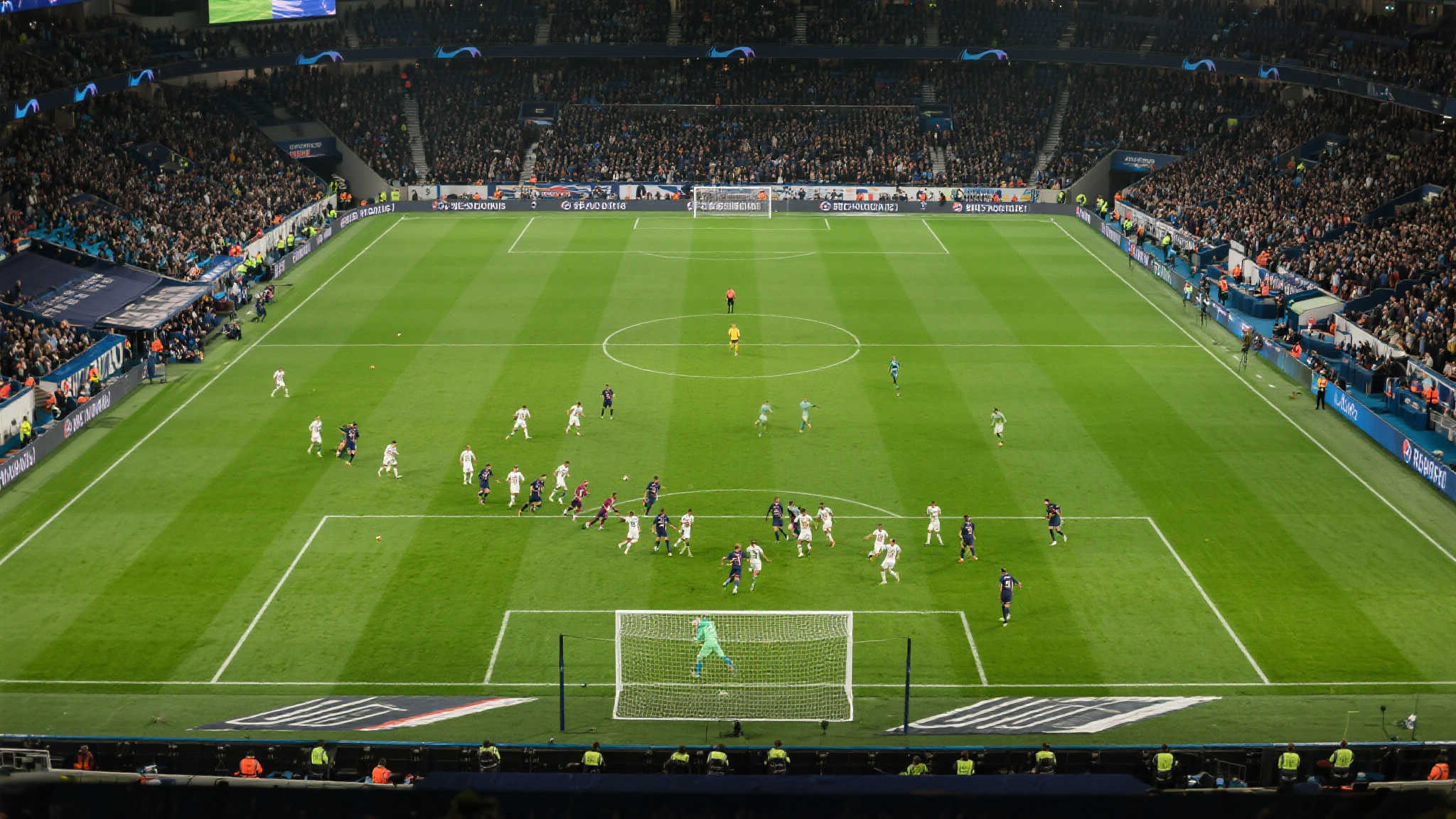 足球比赛瞬息万变，但无论技战术发展到哪一阶段，“控